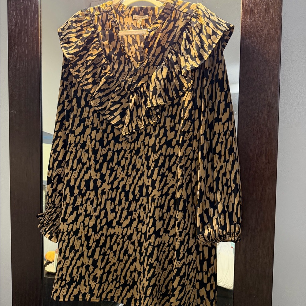 JODIFL Black and Gold Abstract Top